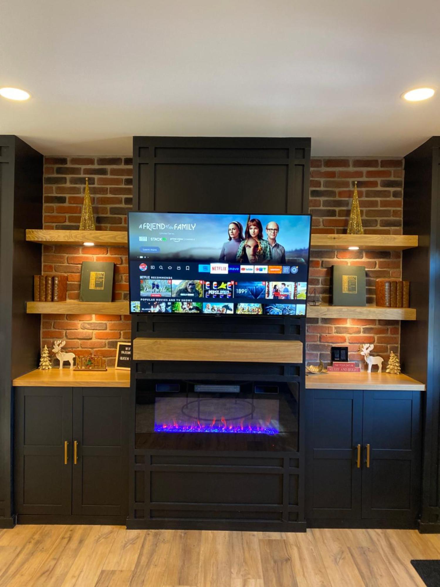 Stylish Downtown Kingsville Getaway With Putting Green, Firepit & Games Extérieur photo